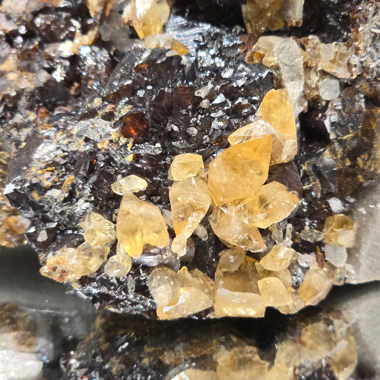 Sphalerite w calcite from Elmwood Mine Tennessee
