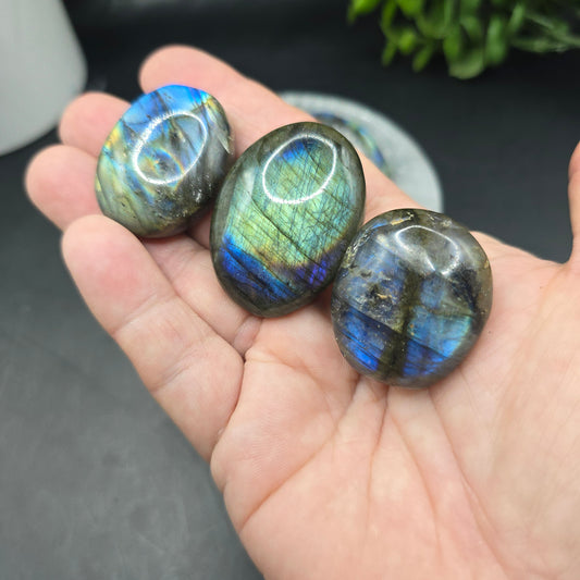 Labradorite pebble