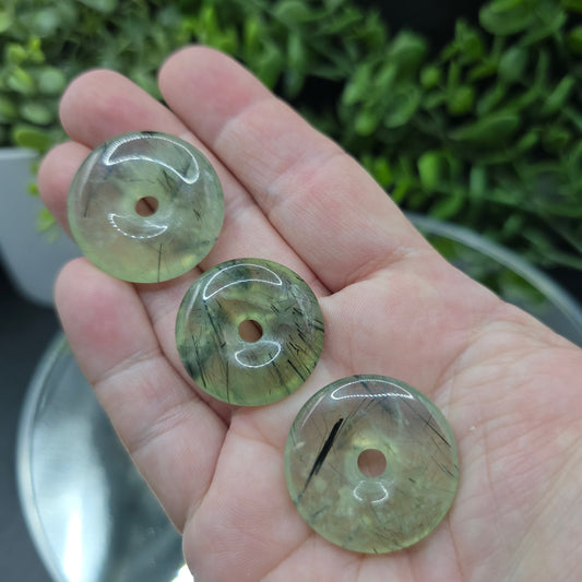 Prehnite donut
