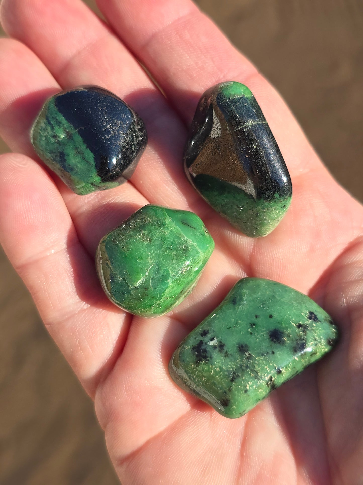Green Garnet w Chromite