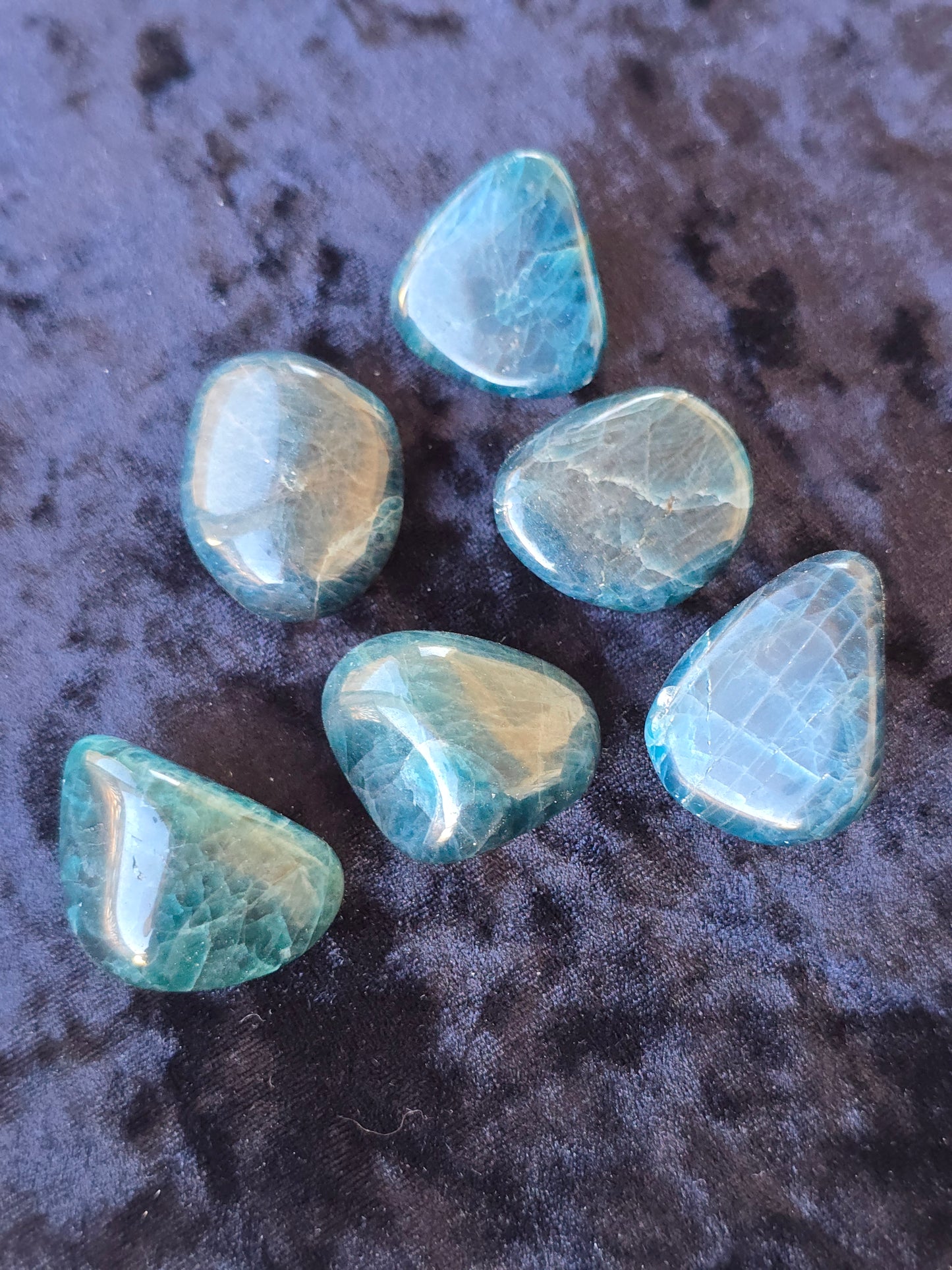 Blue apatite tumble