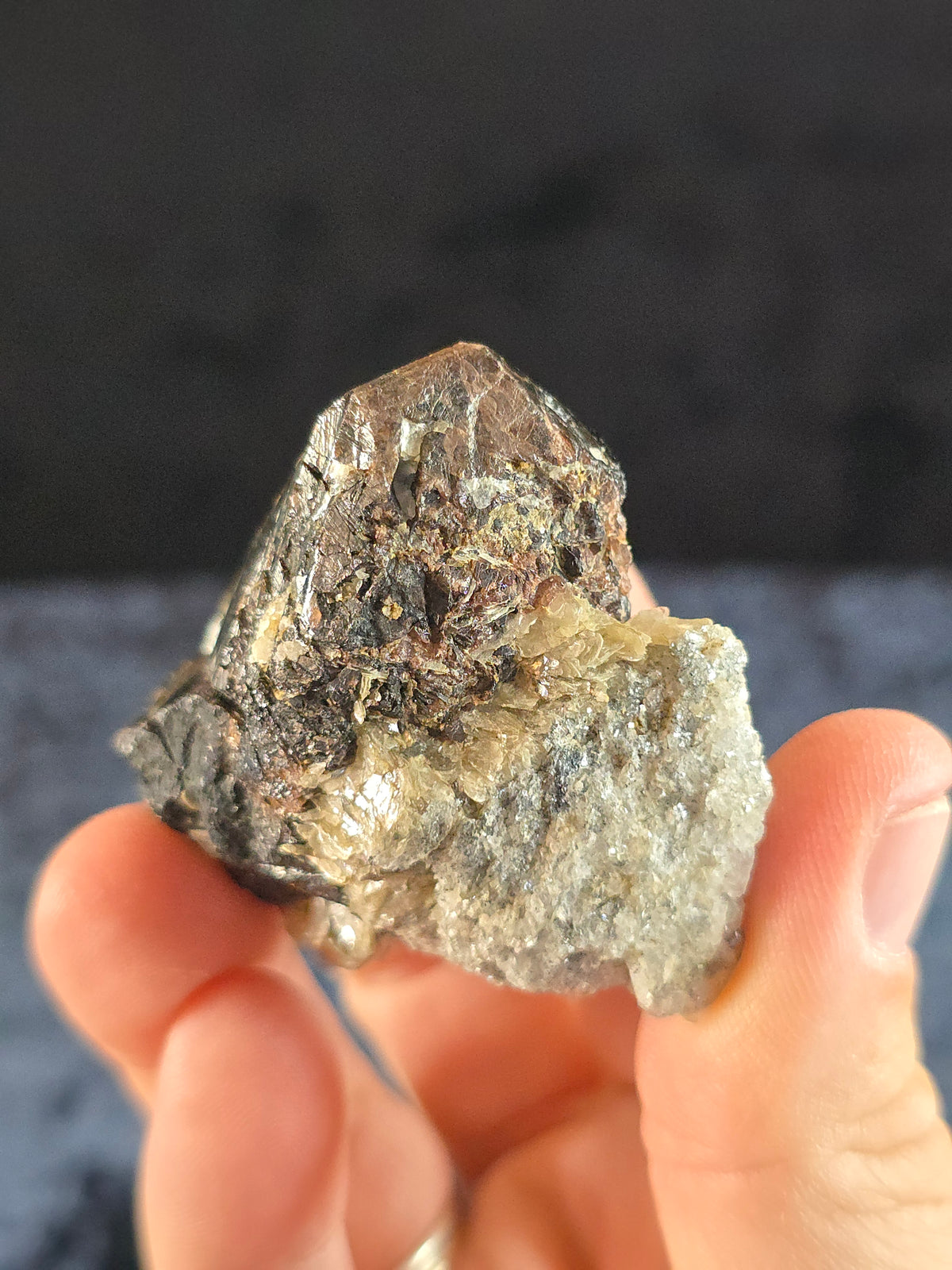 Cassiterite w Muscovite from Sichuan China