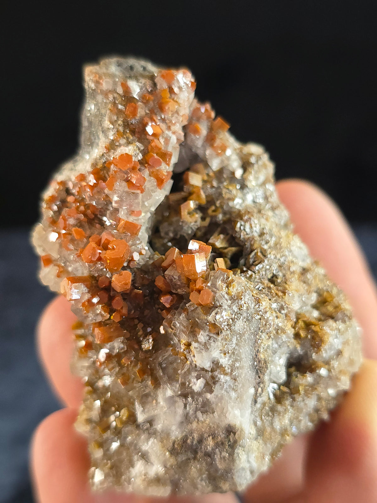 Vanadinite w calcite from Mexico