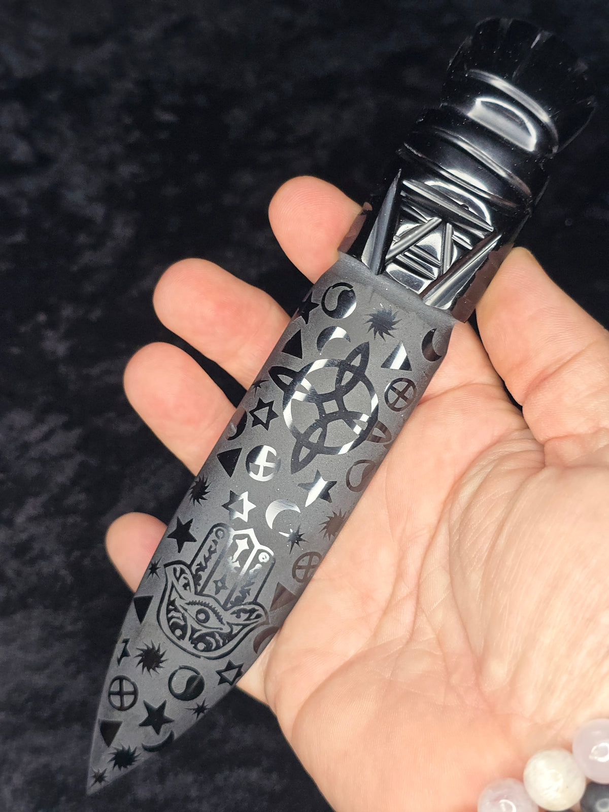 Obsidian dagger