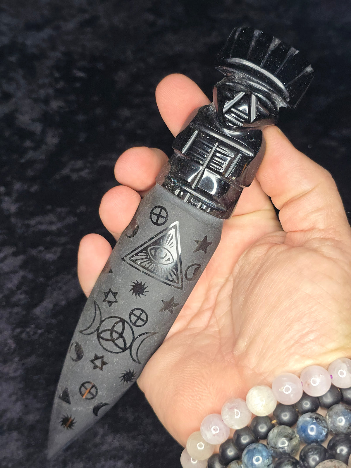 Obsidian dagger