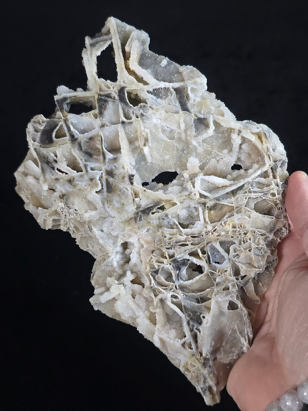 Portal Chalcedony w Quartz slab