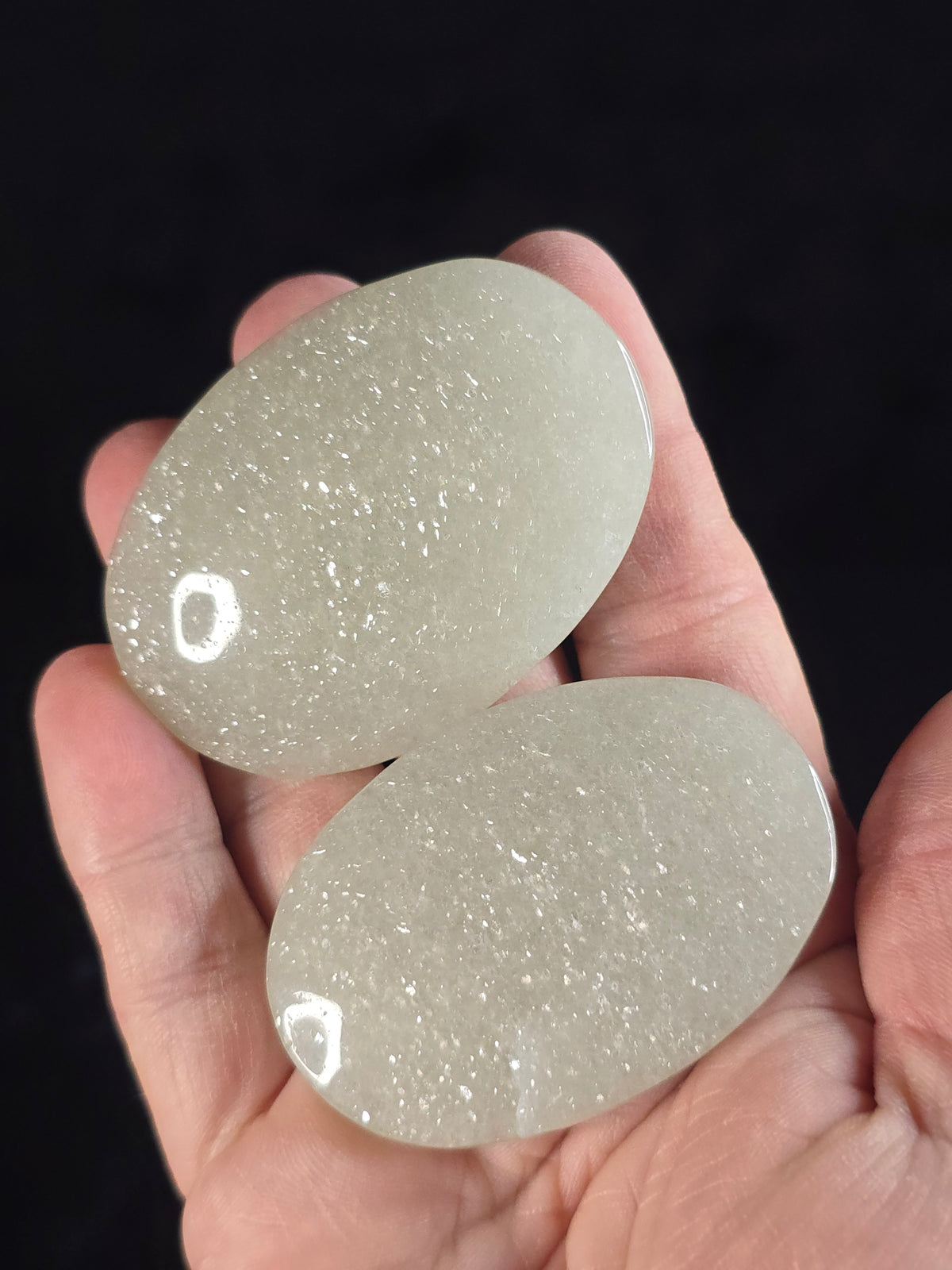 Silver Mica palm stone