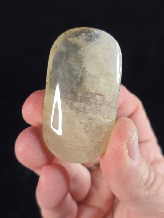 Moonstone palm stone